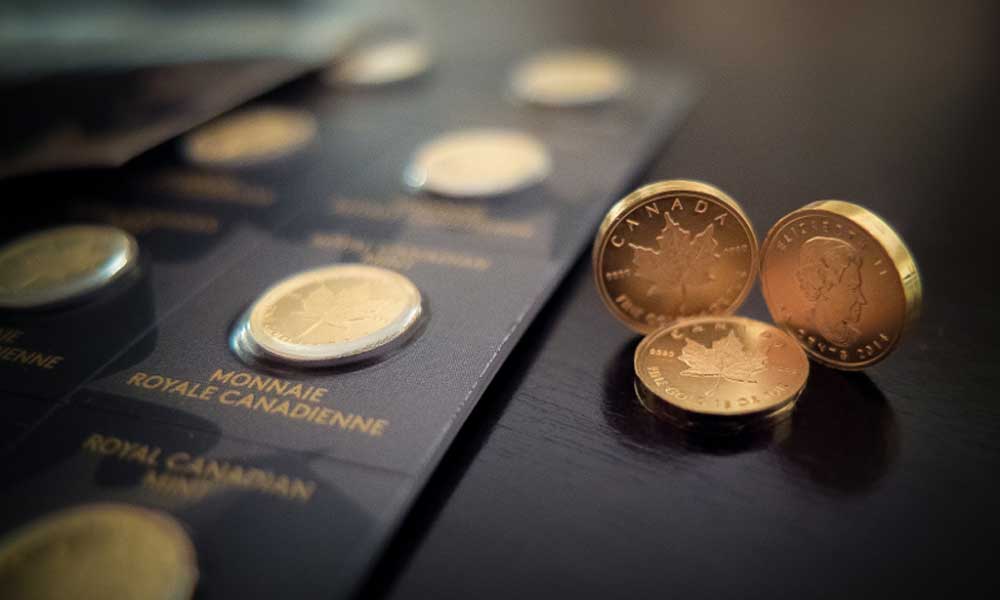 The Royal Canadian Mint - Die Royal Canadian Mint ist nicht nur eine rekordverdächtige Prägestätte – die XXL-Ausgabe des Maple Leaf war bis zum Jahr 2014 die größte Goldmünze der Welt. — Kontakt: Royal Canadian Mint 320 Sussex Drive, Ottawa, Ontario K1A 0G8 Canada Tel.: +1 800 267-1871 Web: www.mint.ca/en/contact-us